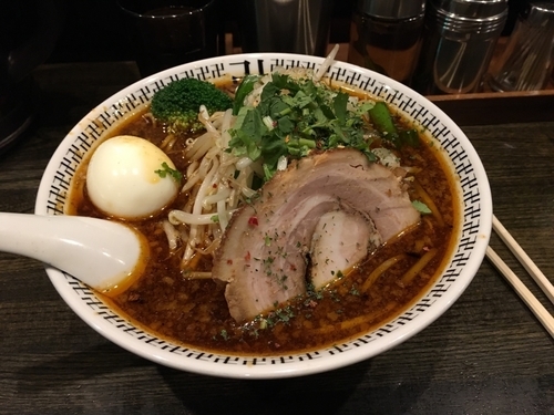 「スパイス・ラーメン 大盛り たまご もやし」@スパイス・ラー麺 卍力の写真