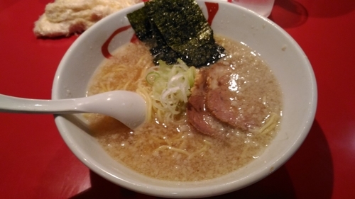 「しょうゆらーめん　（700円）」@らーめん にんにくやの写真