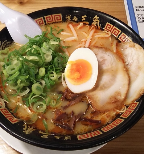 「げん気ラーメン　730円」@博多三氣 瑞穂店の写真