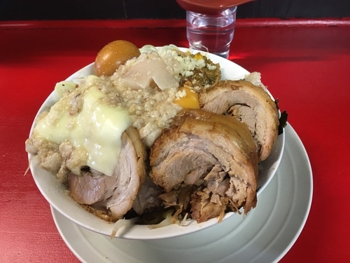 「【限定】春祭りまぜそば＋豚増し＋Wチーズ＋味玉」@豚男 -BUTAMEN-の写真