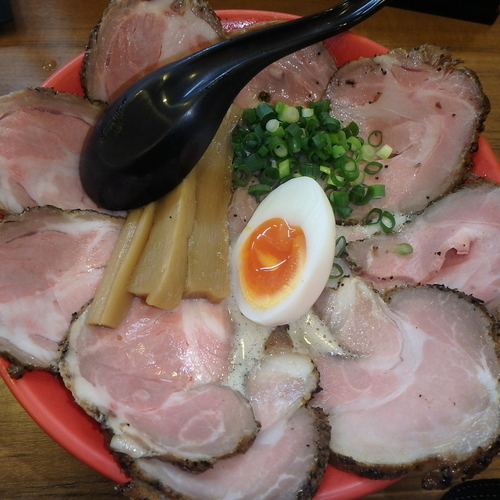 「濁とん塩チャーシューメン(1,050円)(無料大盛)」@あいつのラーメン かたぐるま 本店の写真