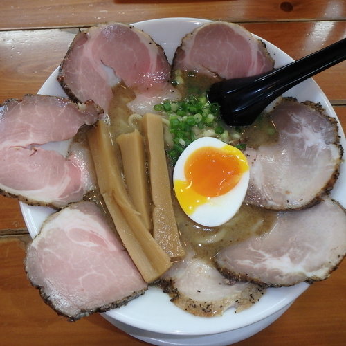 「こくまろ塩チャーシュー(1,000円)(無料大盛)」@俺のラーメンあっぱれ屋の写真