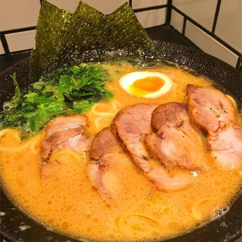 「豚骨醤油チャーシューメン」@横浜らーめん 源泉 海老名店の写真