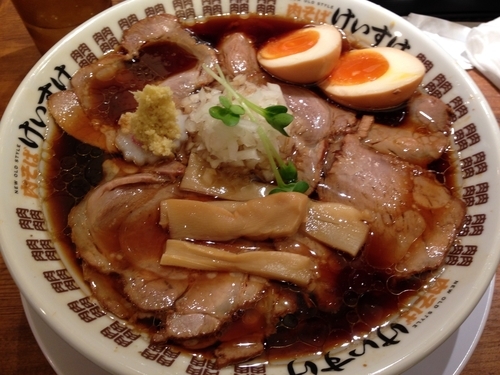 「肉そば醤油　味玉入り　￥８８０」@NEW OLD STYLE 肉そば けいすけの写真
