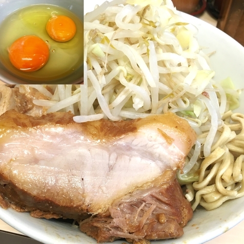 「汁なし（ニンニク少なめ）＋生卵」@自家製ラーメン 大者の写真