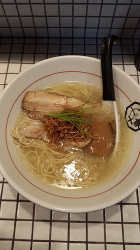 「うま味塩そば+バルサミコ味玉」@81番の写真