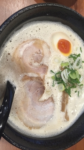 「鶏トン節らーめん750円 半チャーハン150円」@らーめん樹希の写真