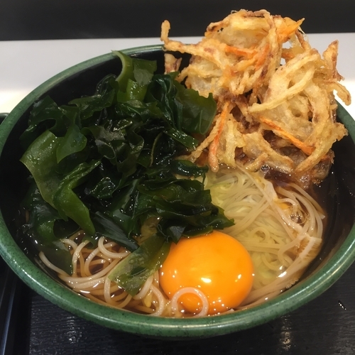 「朝そば（玉子）（￥320）＋わかめ（クーポン）」@ゆで太郎 西五反田本店の写真