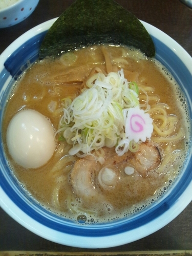 「ラーメン（味玉トッピング）」@らぁめん つけ麺  すずまんの写真