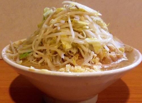 「小ラーメン豚増し　850円」@豚星。の写真