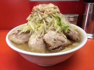 「ラーメン　小豚　ヤサイアブラ」@ラーメン二郎 神田神保町店の写真