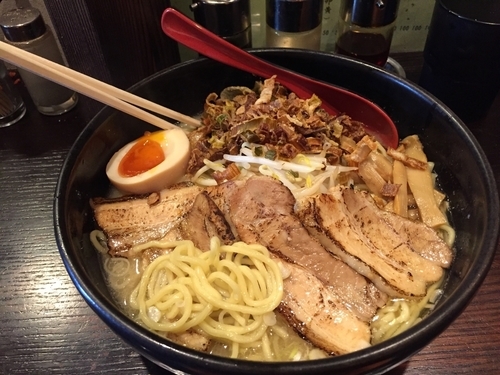 「チャーシュー麺 特盛 揚げネギ」@中屋の写真
