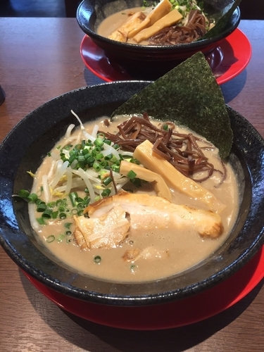 「らーめんバリカタ」@関東極濃豚骨らぁめん 葉隠～HAGAKURE～の写真