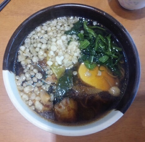 「けいちゃんそば550円」@東海北陸自動車道 ひるがの高原SA 軽食コーナーの写真