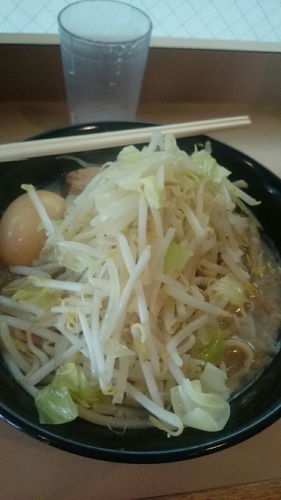 「醤油ラーメンＲ（煮玉子追加）」@The Outsidersの写真