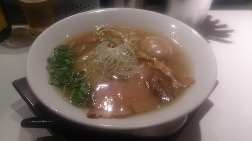 「塩そば＋味玉」@SOBAHOUSE金色不如帰の写真