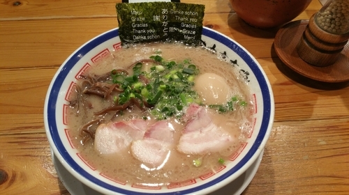 「ラーメン(720円)+味玉(130円)+替玉(120円)」@博多長浜らーめん 田中商店の写真