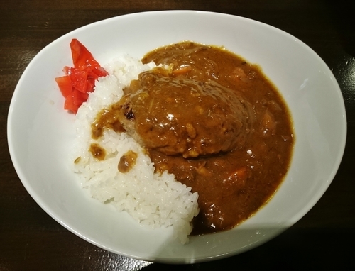 「ハンバーグカレー 1230円」@牛舎の写真