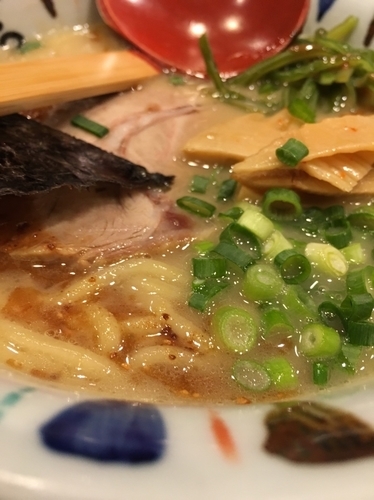 「七志らーめん+餃子セット」@七志 渋谷道玄坂店の写真