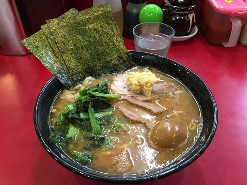 「チャーシューメン 味玉」@杉田家 千葉祐光店の写真
