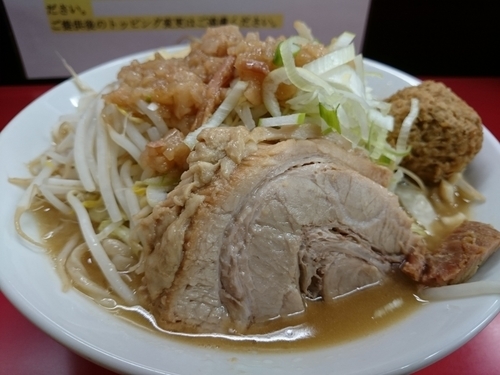 「ラーメン(並)780円(ニンニク・アブラ・ネギ・肉玉)」@ラーメン一心の写真