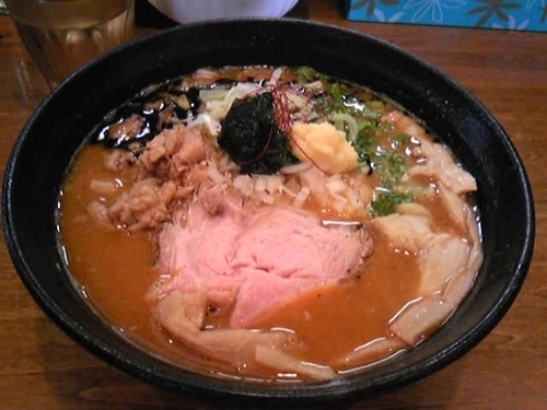 「（限定）ピリ辛味噌ラーメン納豆風味　９００円」@はりけんラーメンの写真