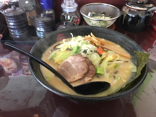 「とん塩ラーメン」@らー麺工匠 信の写真