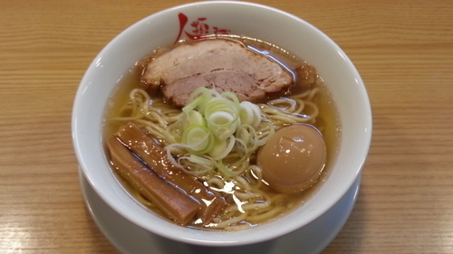「ラーメン  macro  +特選こだわり煮玉子」@人類みな麺類の写真