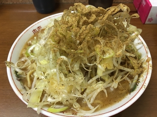 「ラーメン(豚2枚)＋味ねぎ」@らーめん おうか 松戸松飛台店の写真