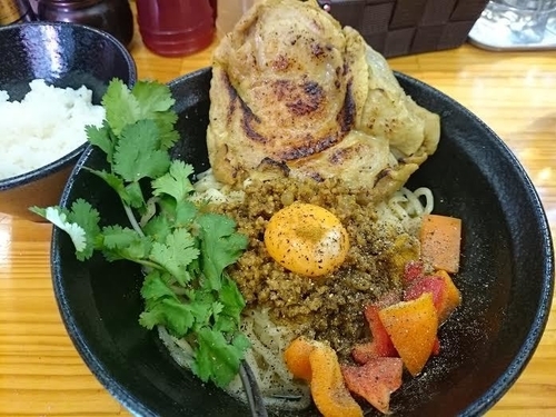 「【限定】タンドリーチキン風カレーまぜそば（ライス付）￥950」@麺匠 大喜の写真