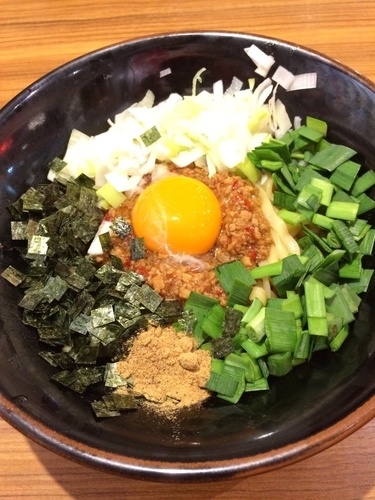 「台湾まぜそば」@横浜家系ラーメン 壱角家 新宿3丁目店の写真