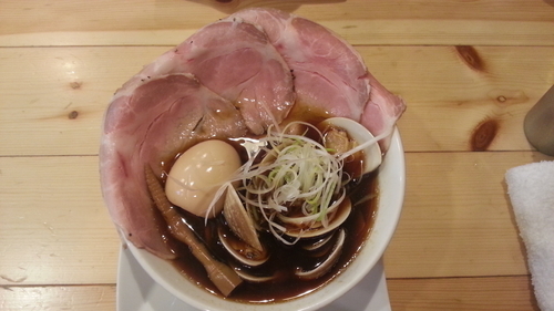 「蛤ラーメン+煮玉子+焼豚2つ追加」@くそオヤジ最後のひとふりの写真