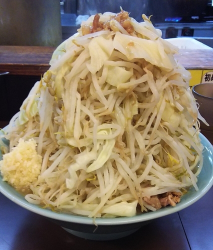 「ラーメン小 油小ニンニクあり野菜マシ 750円」@立川マシマシ秘密工場の写真
