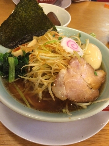 「味玉醤油ラーメン 辛ネギトッピング」@ラーメン餃子専門店 北条 本店の写真
