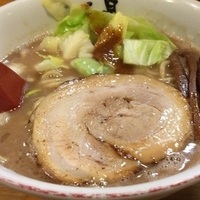 とんこつラーメン (700円)