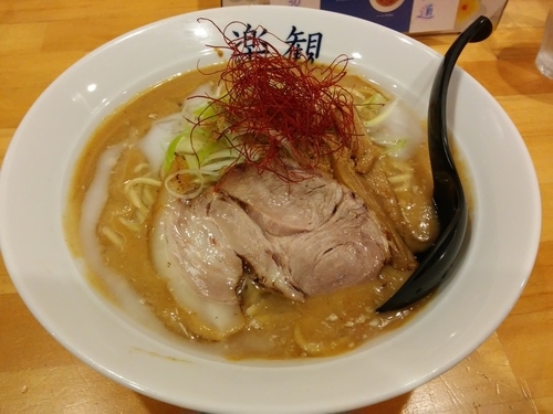 「味噌（限定）」@楽観（赤）の写真