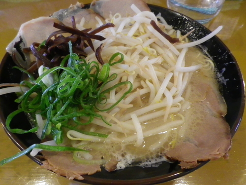 「肉もやしラーメン＋替玉」@ラーメン自由人の写真