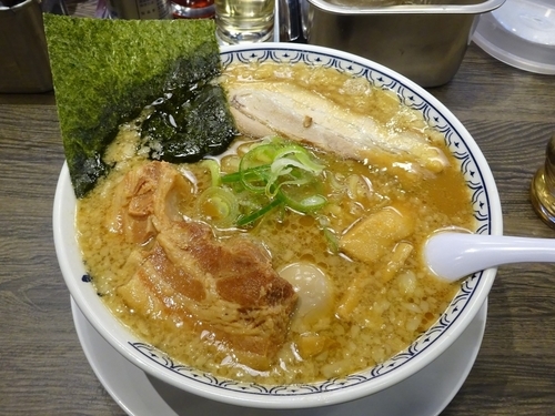 「角煮ばんから（990円）＋麺大盛り（150円）＋味付玉子」@東京豚骨拉麺 ばんから 福生店の写真