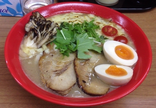 「海老香る塩豚骨(限定)＋小ライス(800円＋サービス)」@熱血らーめん in Yokohamaの写真