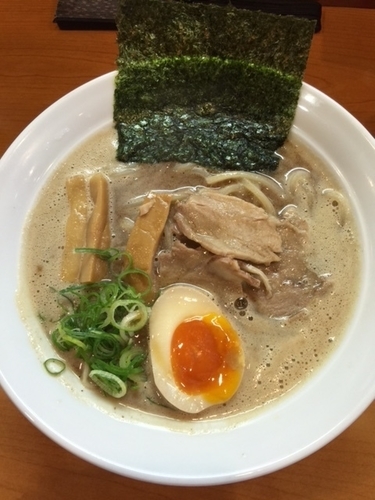 「魚介豚骨」@とんこつらーめん ひかりの写真