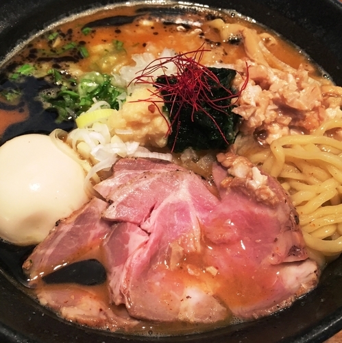 「【限定】特製鶏白湯(ピリ辛味噌味)+味玉」@はりけんラーメンの写真