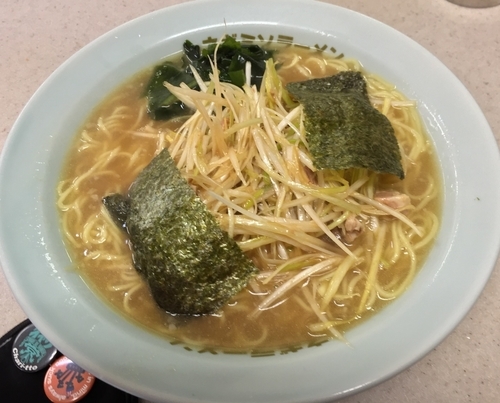 「ネギラーメン（￥650）」@ラーメンショップ つきみ野店の写真