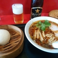 正油ラーメン（肉まんセット）＋ビール