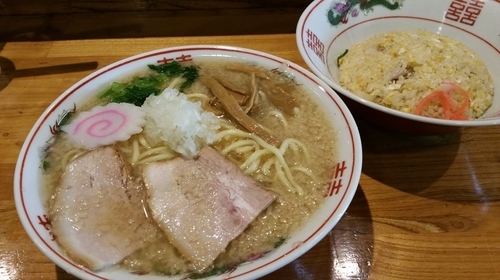 「背油中華そば　半チャーハン」@old school 中華そば Miya Dera Soulの写真