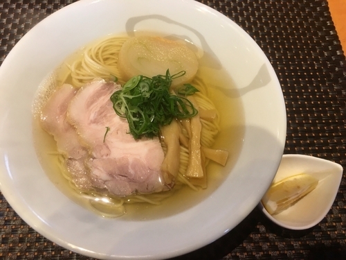 「日曜日の煮干しそば750円、醤油煮干しそば650円」@柴崎亭の写真