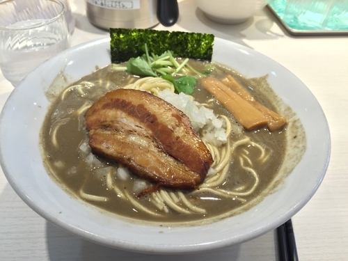 「極濃煮干しラーメン（大盛・¥880）」@煮干し中華そば 一燈の写真