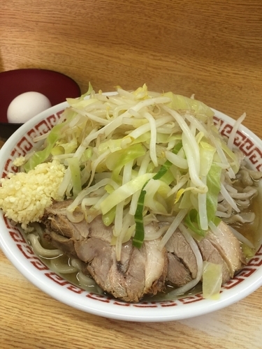「小 ニンニク 生卵」@ラーメン二郎 環七新新代田店の写真