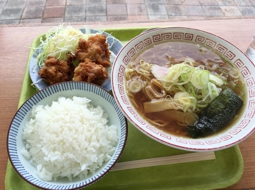 「初狩ラーメンから揚げセット@800円」@初狩パーキングエリア(下り線)スナックコーナーの写真