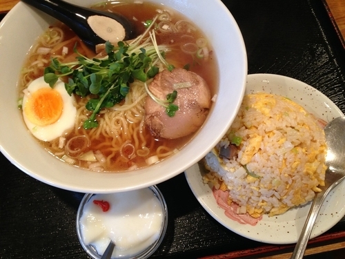「ラーメン＋半チャーハン」@中華酒場 冬木の写真