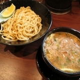 牛ホルモンのつけ麺